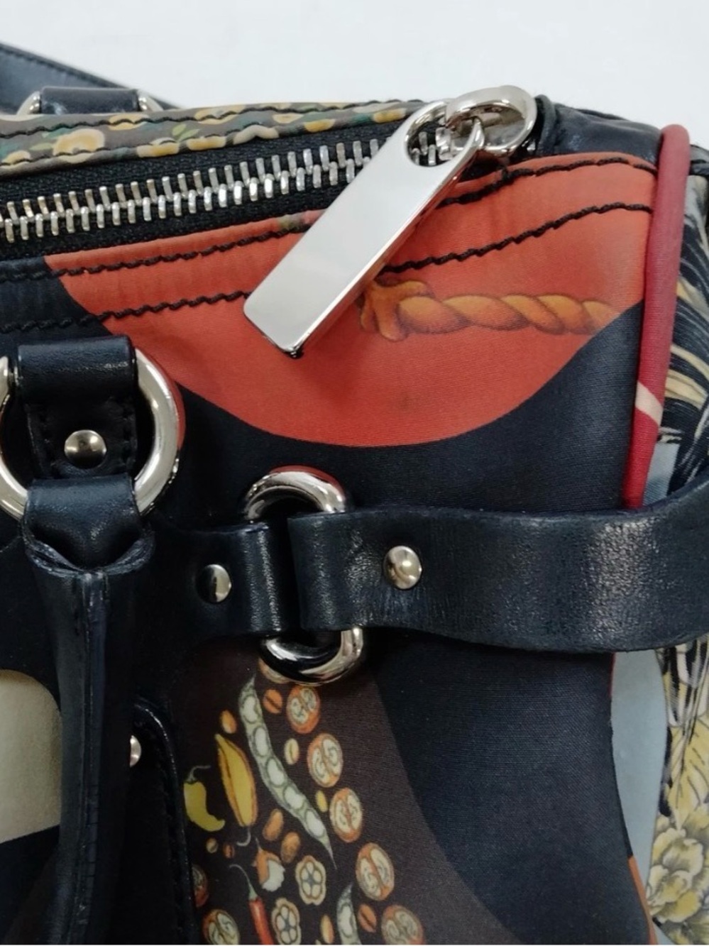 Salvatore Ferragamo Black Floral & Animal-Print Shoulder Bag Jungle Collection - Picture 9 of 9